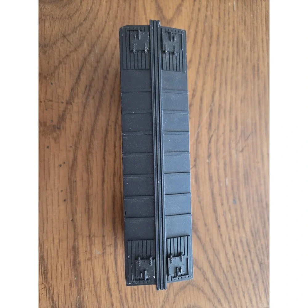 Dubuque Packing Company HO Scale U.R.T.X. Reefer Car‎ 4750 Corrugated sides